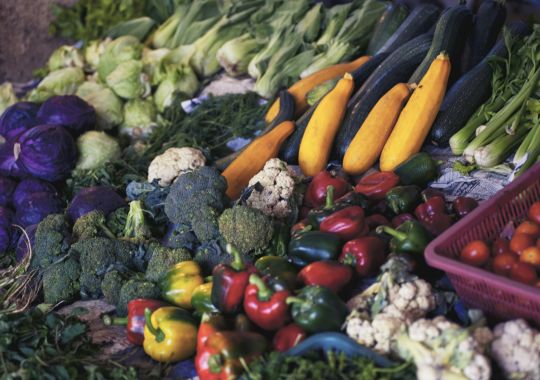 Le gouvernement élimine la TVA sur les denrées alimentaires de base et donnera 200 euros aux bas revenus.